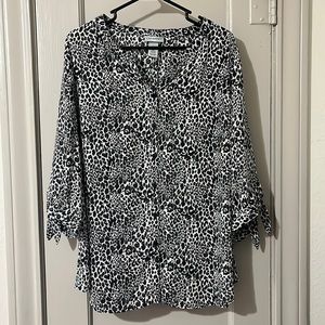 Women’s quarter sleeve, breathable blouse